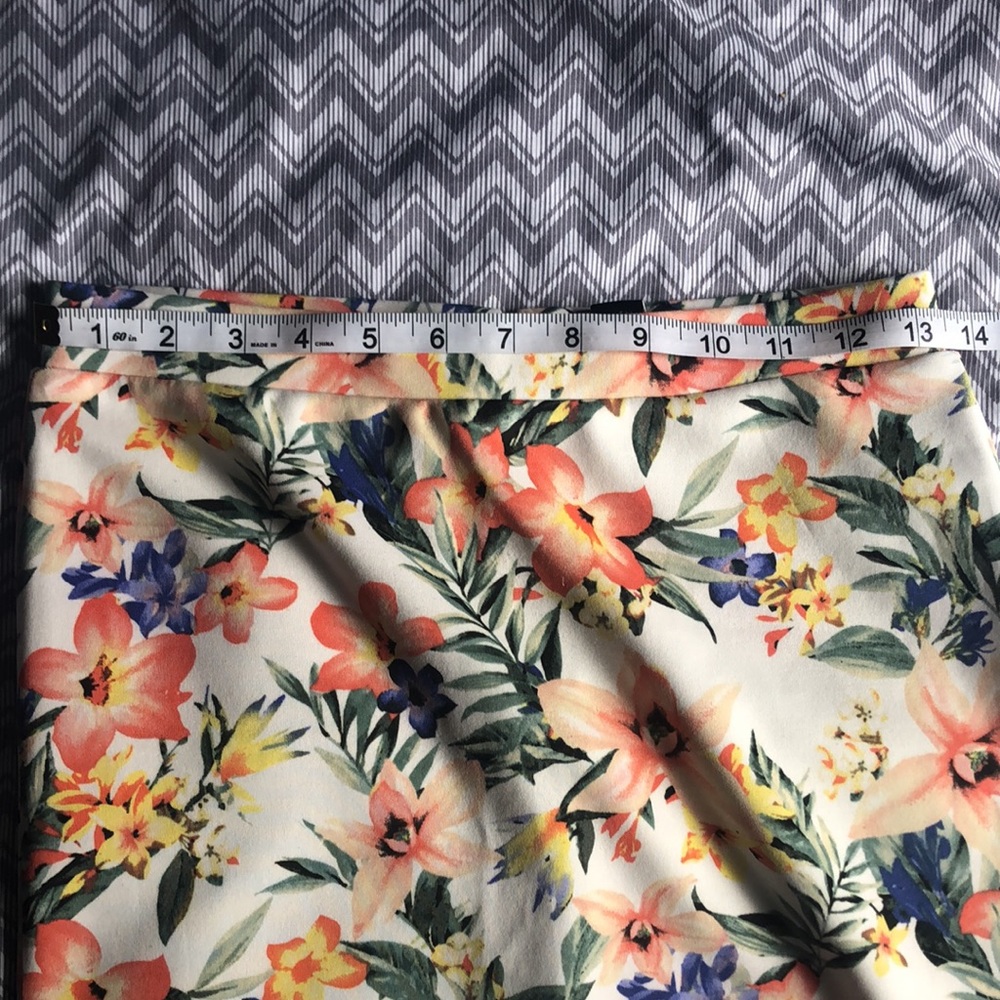 Forever 21 | Floral | Mini Skirt - Picture 6 of 7